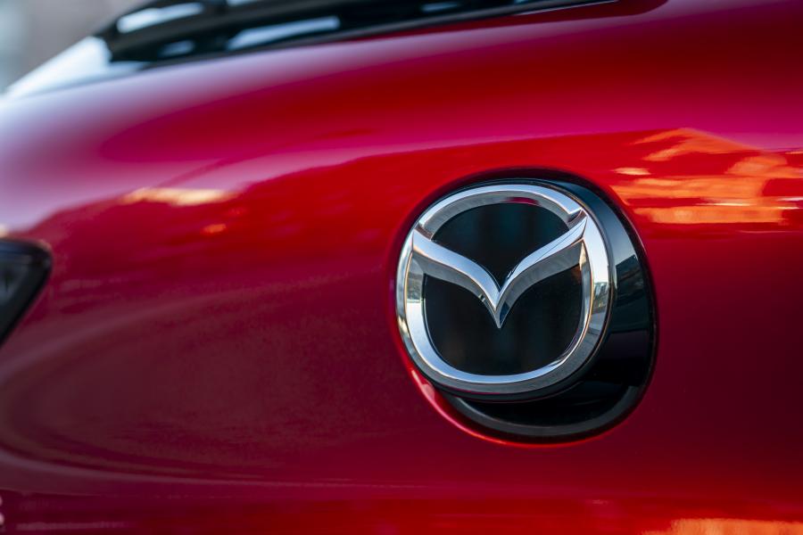 Логотип Mazda3 Skyactiv-X Hatchback (BP) 2019 года  (WW) (фото 32 из 34)